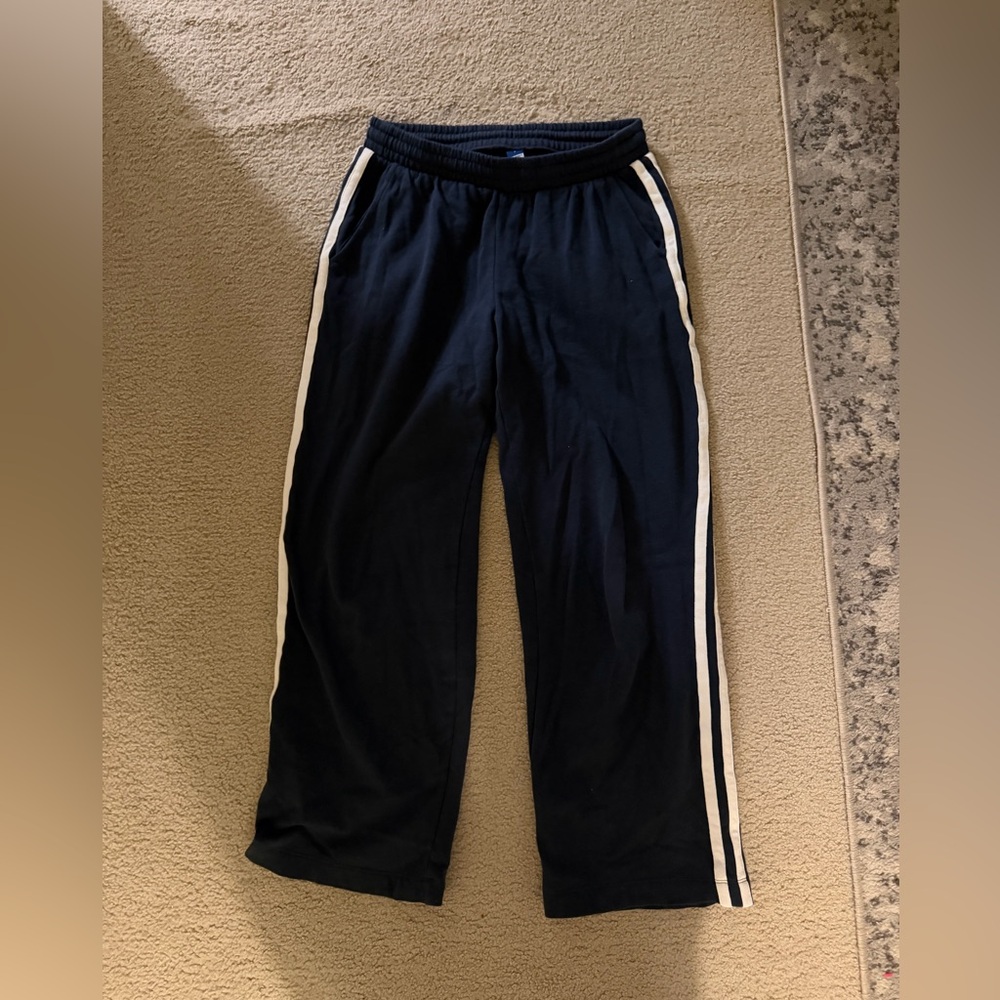 Old Navy Wide Leg Sweatpants - Picture 4 of 4
